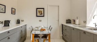 5 Bed in Old Cleeve (oc-c34720)