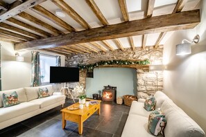 Fernseher, Kamin
