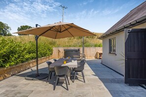 Outdoor dining - 2 Bed in Nantgaredig (oc-t34635) (Llanarthney)