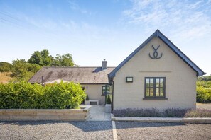 Exterior - 2 Bed in Nantgaredig (oc-t34635) (Llanarthney)
