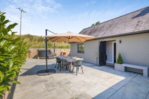 Outdoor dining - 2 Bed in Nantgaredig (oc-t34635) (Llanarthney)