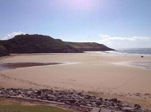 1 Bed in Caswell Bay (oc-hh638)