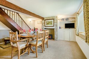 Dining - 4 Bed in Tansey (oc-h34671) (Cranmore)