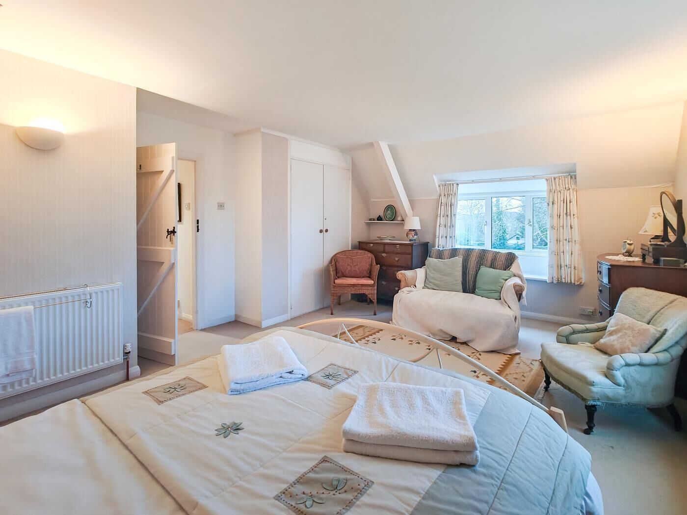 4 habitaciones, wifi gratis y ropa de cama 