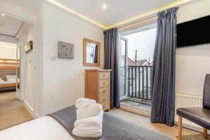 Iron/ironing board, free WiFi, bed sheets - 4 Bed in Braunton (oc-n34220) (Braunton)