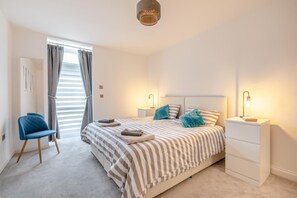 Free WiFi, bed sheets - 3 Bed in Torquay (oc-r34662) (Torquay)