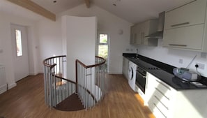 Oven, cookware/dishes/utensils - 1 Bed in Gower (oc-hh25) (Swansea)