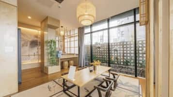 Quarto superluxo, vista para a praia | Opções para refeição
