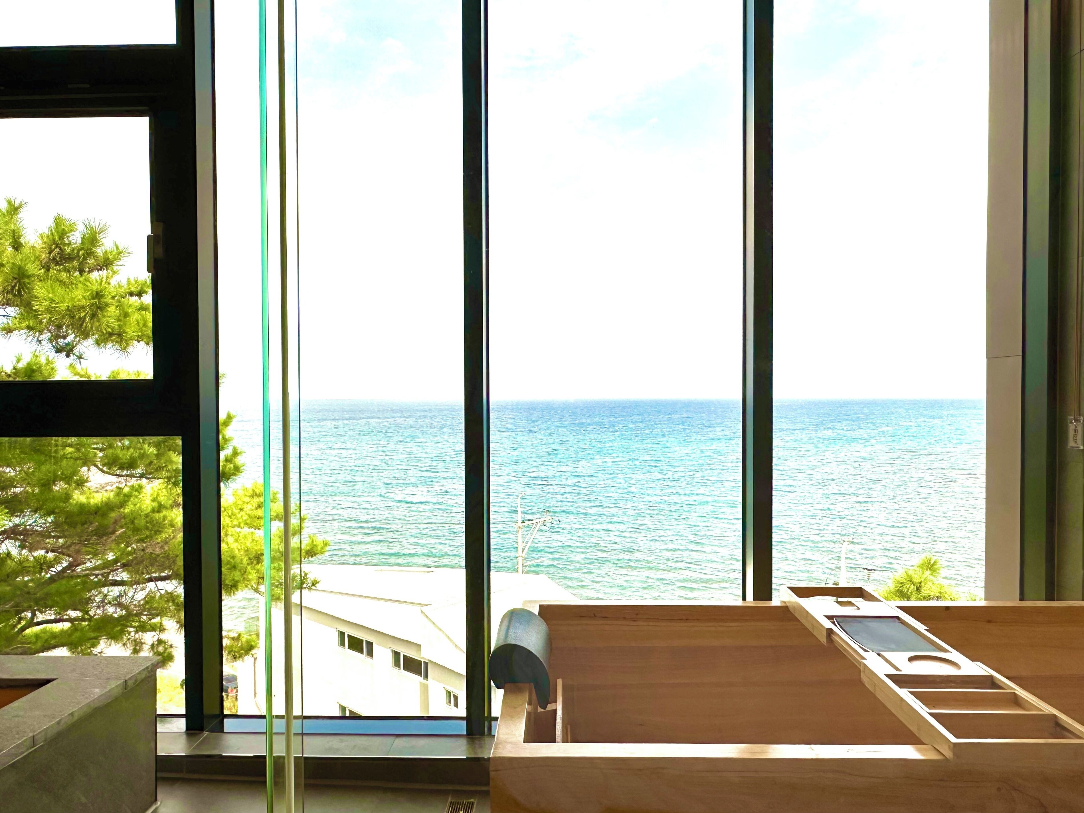 Luxe kamer, balkon, uitzicht op het strand | Interieur