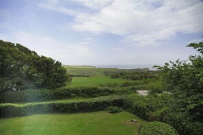 Property grounds - 4 Bed in Gower (oc-hh45) (Pilton Rhossili)
