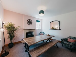 Dining - Stunning 4 Bedroom House in Stanton On Peak (Matlock)
