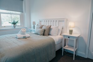 Room - Stunning 4 Bedroom House in Stanton On Peak (Matlock)