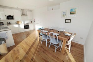 Dining - 3 Bed in Gower (oc-hh2105) (Pilton Rhossili)