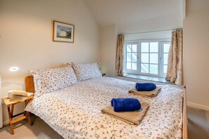 Iron/ironing board, free WiFi, bed sheets - 3 Bed in Gower (oc-hh48) (Pilton Rhossili)