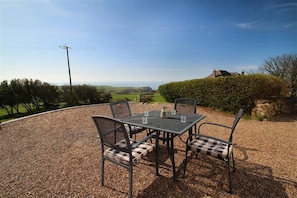 Outdoor dining - 3 Bed in Gower (oc-hh48) (Pilton Rhossili)