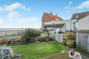 Property grounds - 3 Bed in Dunbar (oc-k34653) (Dunbar)