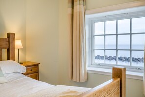 Iron/ironing board, free WiFi, bed sheets - 3 Bed in Dunbar (oc-k34653) (Dunbar)