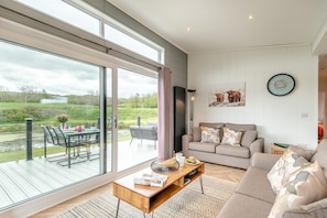 TV - 2 Bed in Canaston Bridge (oc-d34702) (Canaston Bridge)