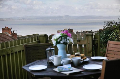 3 Bed in Mumbles (oc-hh19)
