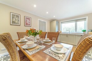 Dining - 3 Bed in Dalrymple (oc-m34448) (Dalrymple)