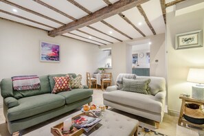 TV, fireplace - 2 Bed in Malmesbury (oc-f34728) (Malmesbury)