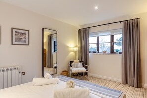 Bügeleisen/Bügelbrett, Reisekinderbett, kostenloses WLAN, Bettwäsche