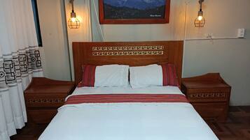 2 bedrooms, iron/ironing board, Internet, bed sheets
