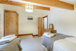 Bügeleisen/Bügelbrett, Reisekinderbett, kostenloses WLAN, Bettwäsche