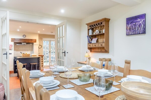 Dining - 5 Bed in Brassington (oc-h34604) (Brassington)