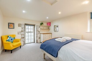 Iron/ironing board, free WiFi, bed sheets - 5 Bed in Brassington (oc-h34604) (Brassington)
