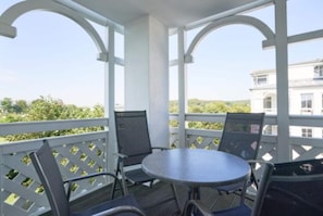 Apartemen | Tempat makan outdoor