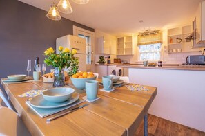 Microwave, oven, dishwasher, high chair - 3 Bed in Dysart (oc-p34376) (Dysart)