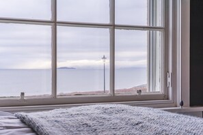 Iron/ironing board, travel cot, free WiFi, bed sheets - 3 Bed in Dysart (oc-p34376) (Dysart)