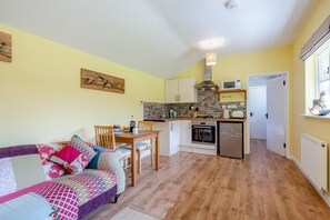 TV - 1 Bed in Stowting (oc-s34804) (Stowting)