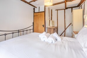 Bügeleisen/Bügelbrett, Reisekinderbett, kostenloses WLAN, Bettwäsche