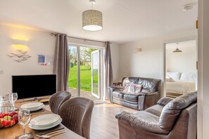TV - 2 Bed in Marhamchurch (oc-t34750) (Marhamchurch)