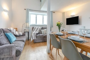 TV - 3 Bed in Marhamchurch (oc-d34751) (Marhamchurch)