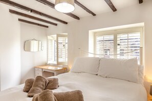 Bügeleisen/Bügelbrett, Reisekinderbett, kostenloses WLAN, Bettwäsche