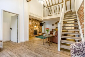 Interior - 3 Bed in Stratton Strawless (oc-w34832) (Stratton Strawless)