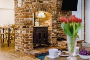 Dining - 3 Bed in Stratton Strawless (oc-w34832) (Stratton Strawless)