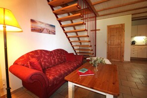 Living area - Located right in the center of the village, yet in a very quiet spot at the end of a cul-de-sac. (Wustrow)