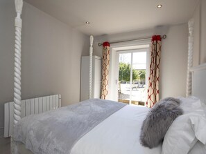 Travel cot, free WiFi, bed sheets - 4 Bed in Richmond (oc-82961) (Gilling West)