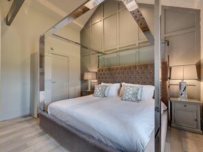 Travel cot, free WiFi, bed sheets - 6 Bed in Richmond (oc-80466) (Gilling West)