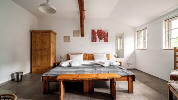Bügeleisen/Bügelbrett, Reisekinderbett, kostenloses WLAN, Bettwäsche