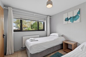 Reisekinderbett, kostenloses WLAN, Bettwäsche