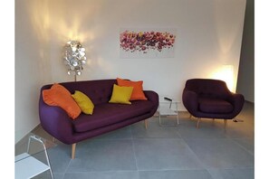 Living area - Vrbo Property (Corbara)