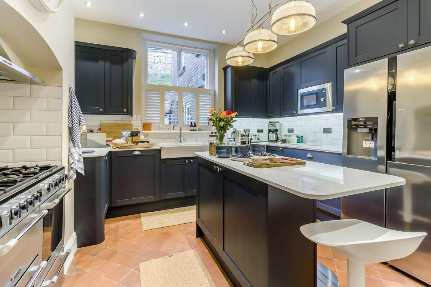 Microwave, oven, cookware/dishes/utensils