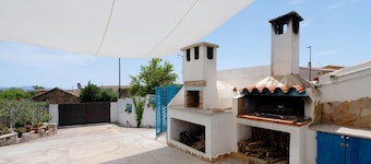 Yellow Apartment in the Historic Center of Sant'Anna Arresi