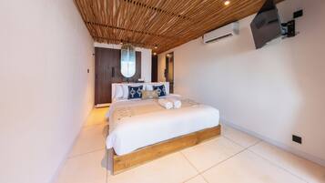 In-room safe, free WiFi