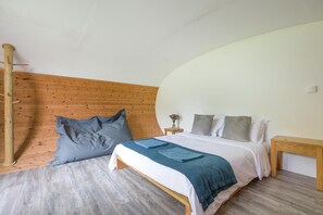 Bügeleisen/Bügelbrett, Reisekinderbett, Bettwäsche